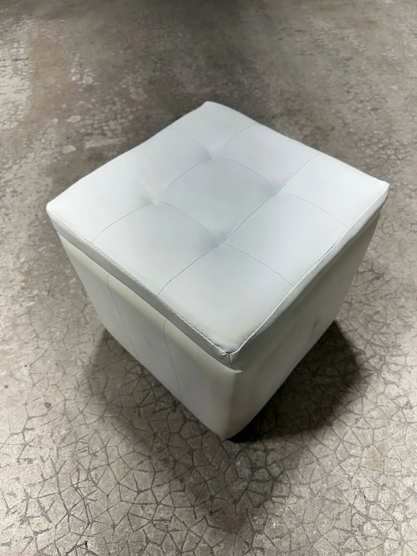 POUF BLANC LOUNGE 35X35CM
