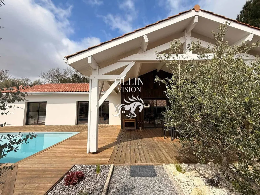 Maison contemporaine 5 pièces avec piscine