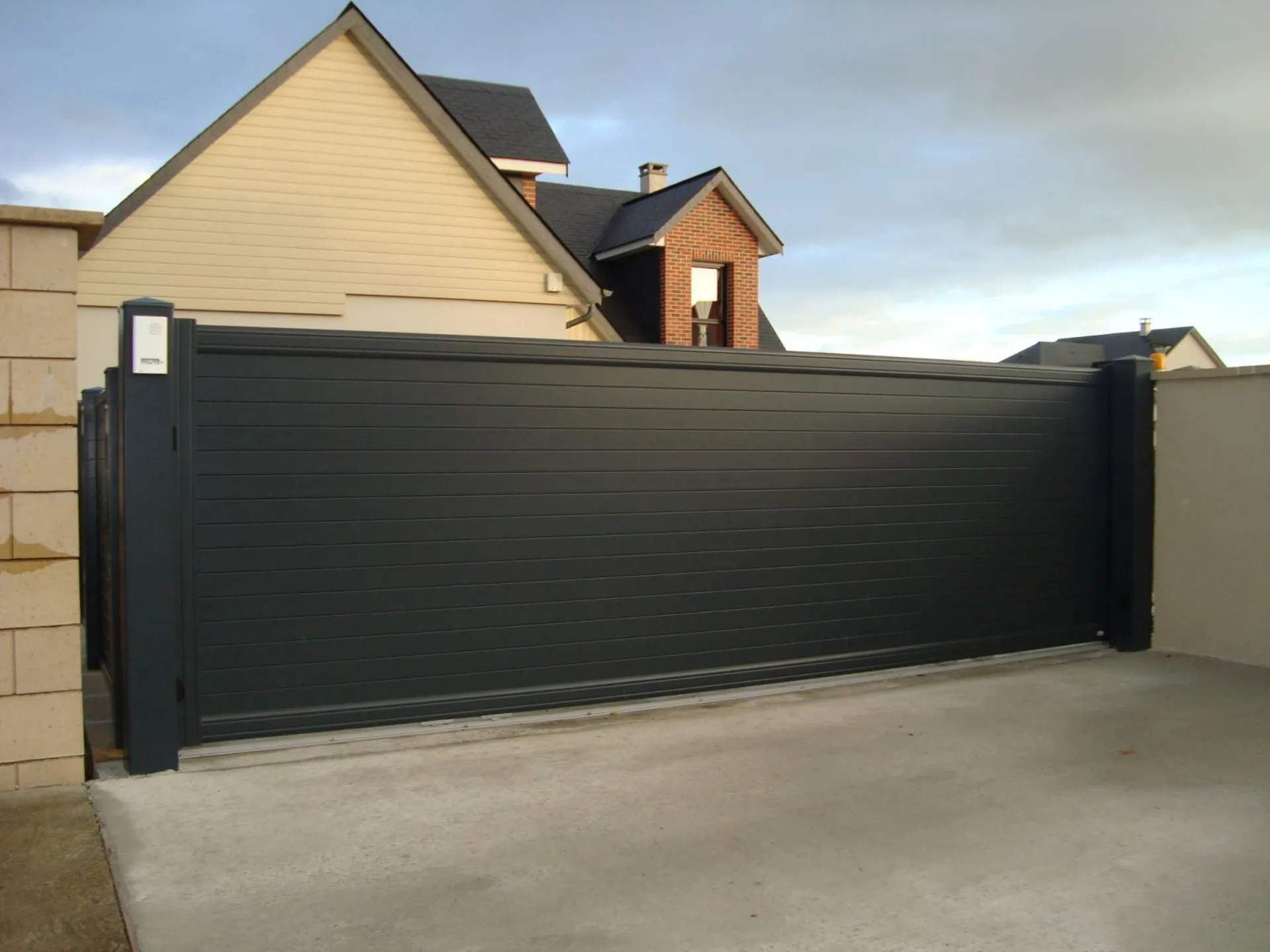 Installateur de portail Aluminium motorisé Mont Saint Aignan 76