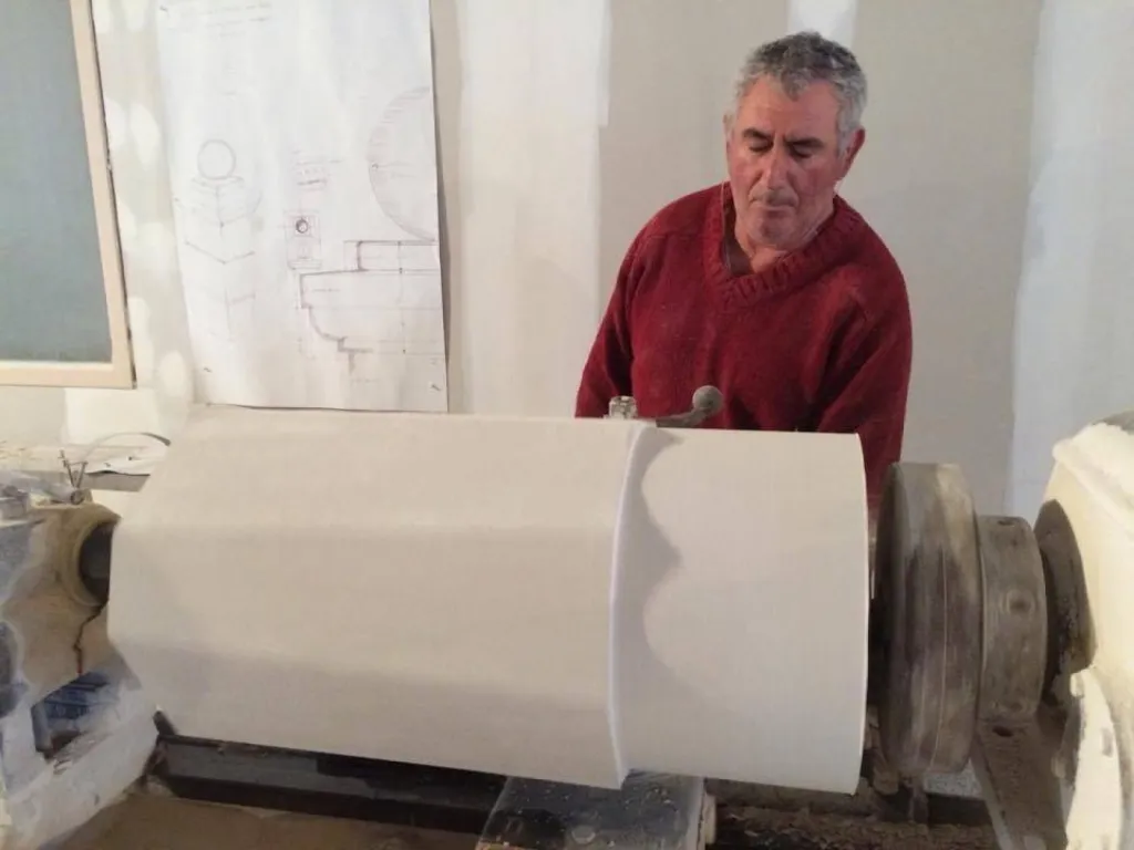 Colonne, balustrade, pilastre et balustre en pierre naturelle de Beaulieu