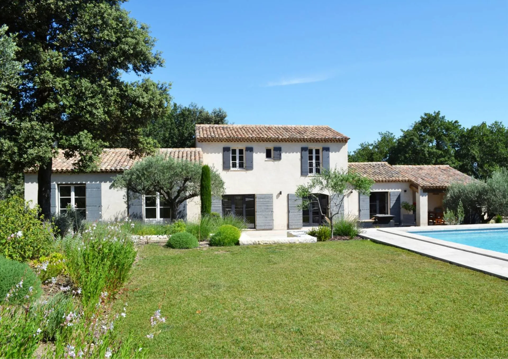 Construction de maison traditionnelle dans les Alpilles  
