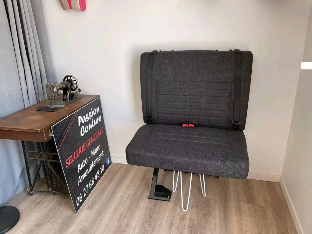 Création et imagination d'une banquette en tissu d'un van  autour de Merignac. 
