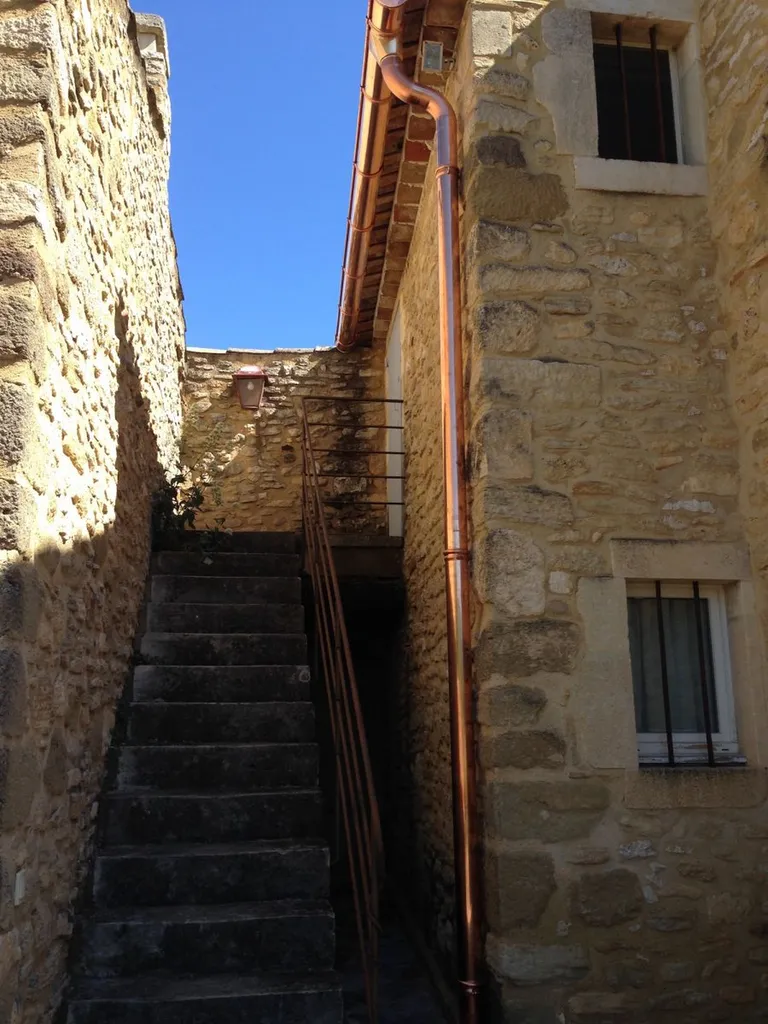 Supervision of the installation of a copper gutter in luxury bastide in Bonnieux