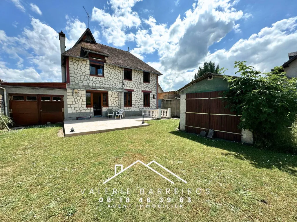 A acheter, maison de 142 m² édifiée sur 1200 m² de terrain sur la commune de ST AUBIN LES ELBEUF 76410