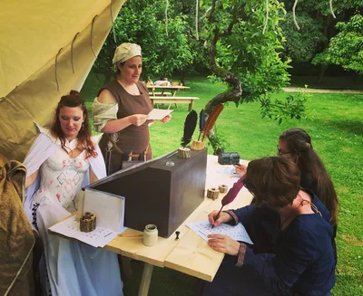 Vivez un mariage médiéval inoubliable avec une wedding planner spécialisée pour créer une célébration authentique et magique