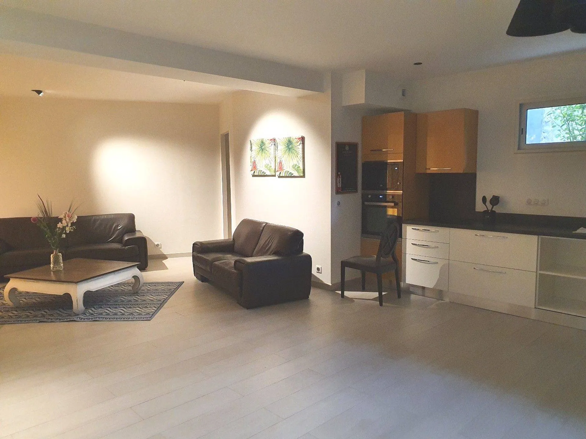 Vente villa Roquefort la Bédoule composée de 3 logements dans un quartier recherché, au calme avec vue dégagée sur les collines 