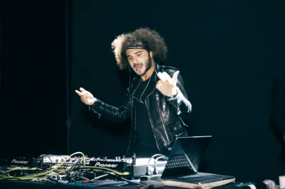 Une Bar Mitzvah chic et festive organisée par une wedding planner dans un Théâtre à Milan en Italie