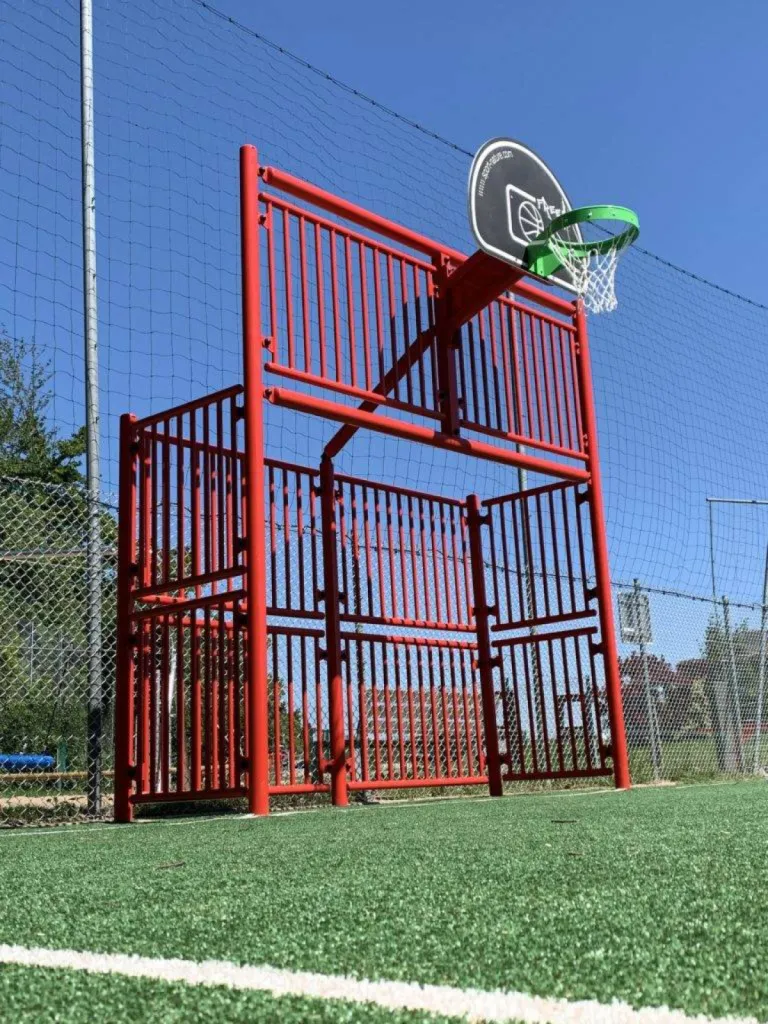 Installation d'équipements sportifs multisports et fitness, jeux pour enfants en inox et mobiliers urbains à Neuville sur Saône près de Lyon
