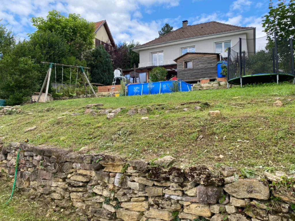 Aménagement extérieur de l’arrière d’une maison à Wasselonne 