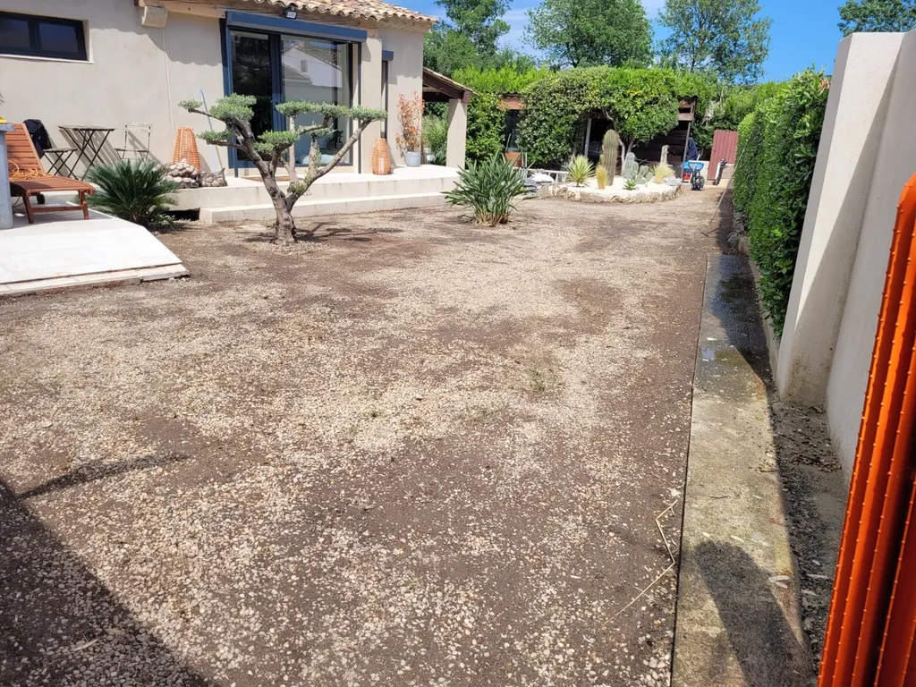 Artisan pour aménagement de jardin et terrassement avec pose géotextile à Draguignan vers Trans-en-Provence