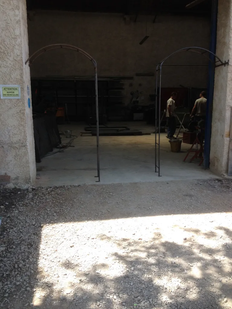 SUPPORT POUR PLANTE GRIMPANTE EN FER FORGE A MARTIGUES