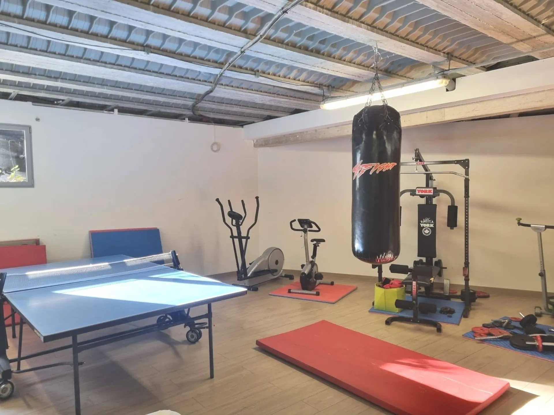 A vendre dans quartier recherché villa de Type 7 à la Bédoule