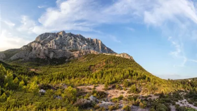 Chambres avec vue sur la Sainte-Victoire à très bons prix - Hôtel près de la gare TGV et du centre-ville d'Aix-en-Provence