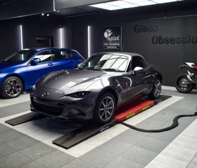 Mazda MX-5 protégée avec un film de protection PPF XPEL pour un client de Lorient.