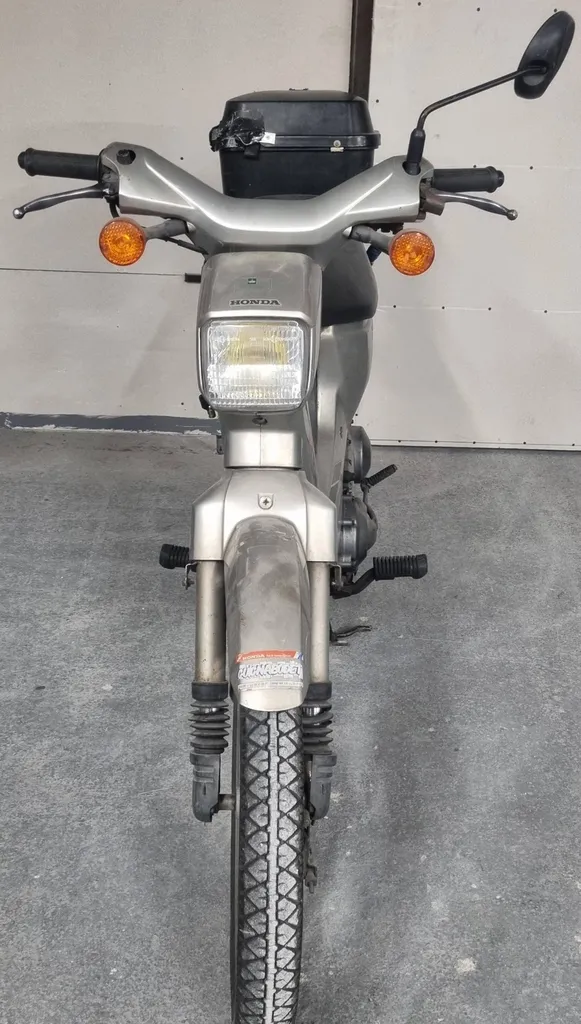 CYCLO HONDA WALLAROO 50 A SIX FOURS LES PLAGES