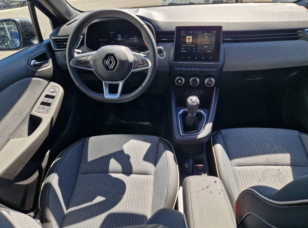 NOUVELLE RENAULT CLIO TCE 90 TECHNO CAMERA 360° OCCASION PRES DE TOULOUSE EN OCCITANIE