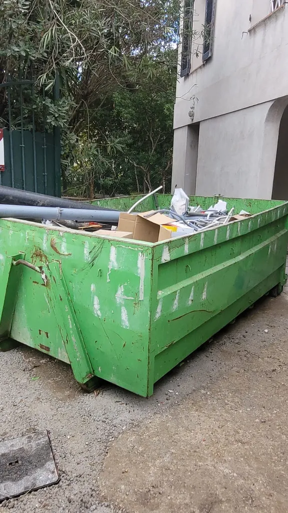 Location benne DIB 7m3 à Vidauban : Pour vos mélanges de bois, métaux, moquettes, fenêtres sans vitrage et plastiques souples.