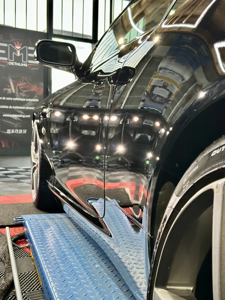 rénovation carrosserie protection PPF traitement céramique lyon Aston Martin DB9 Volante 