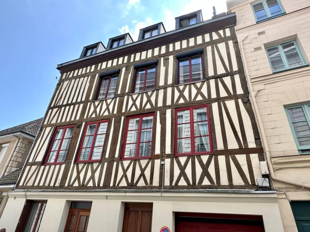 Acheter une superbe Maison de charme du XVIIIe siècle avec jardin  à  Rouen