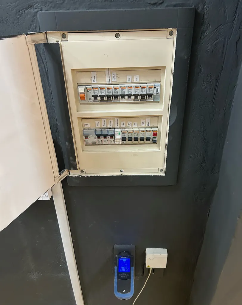 Contrôle de conformité électrique à Eygalières : diagnostic technique et mesure de terre par Fc Électricité