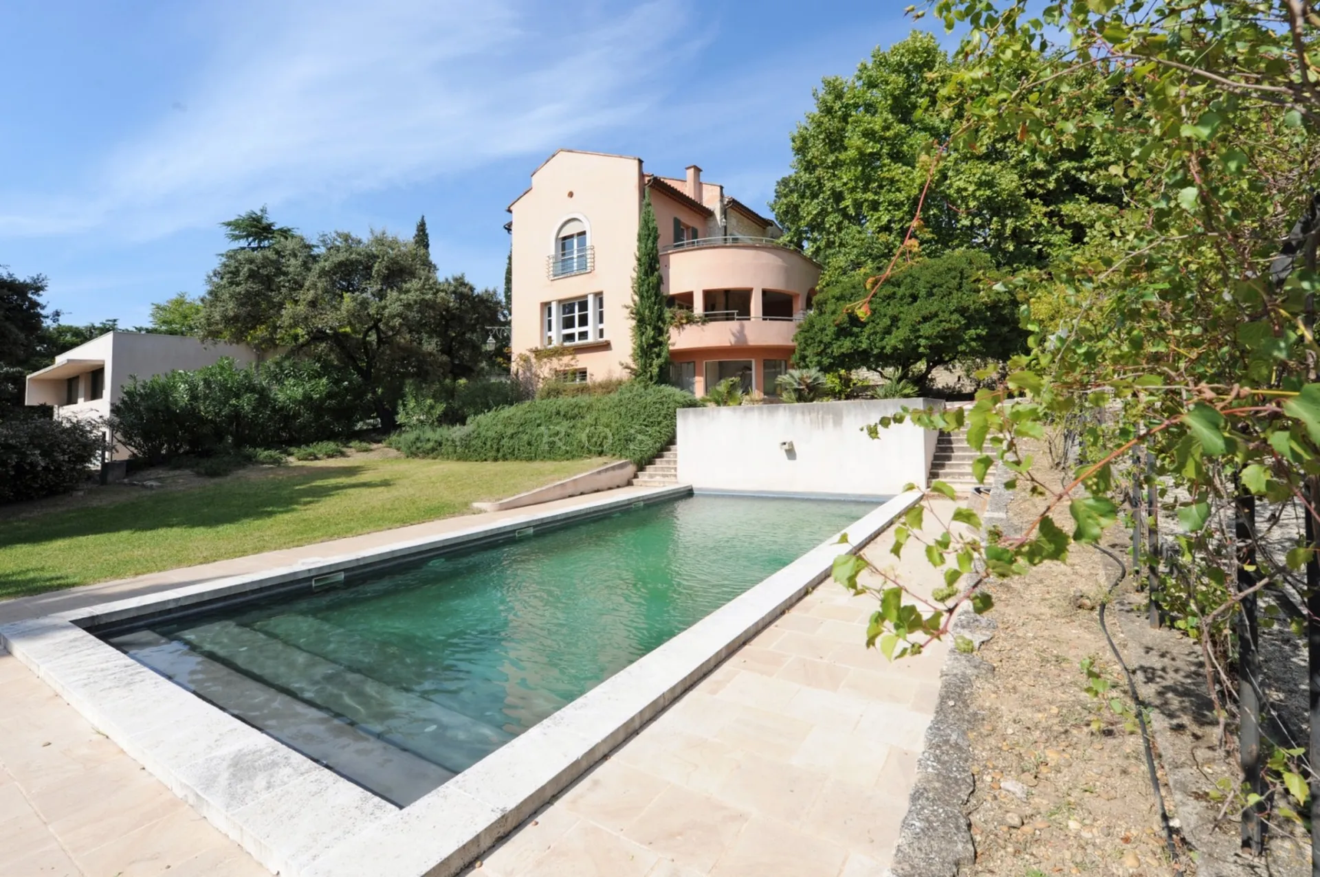 Belle propriété à vendre proche d'Avignon