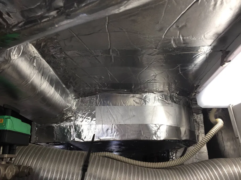 Pose d'une isolation phonique sur un yacht à Saint Tropez