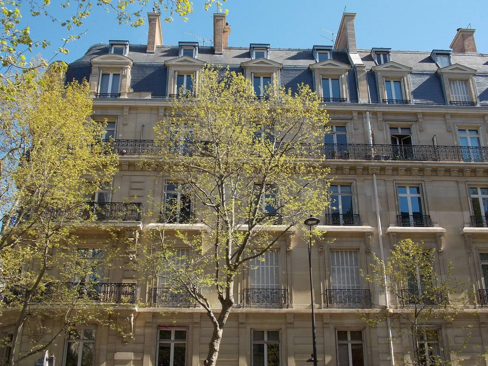 Dernier étage Paris 75007