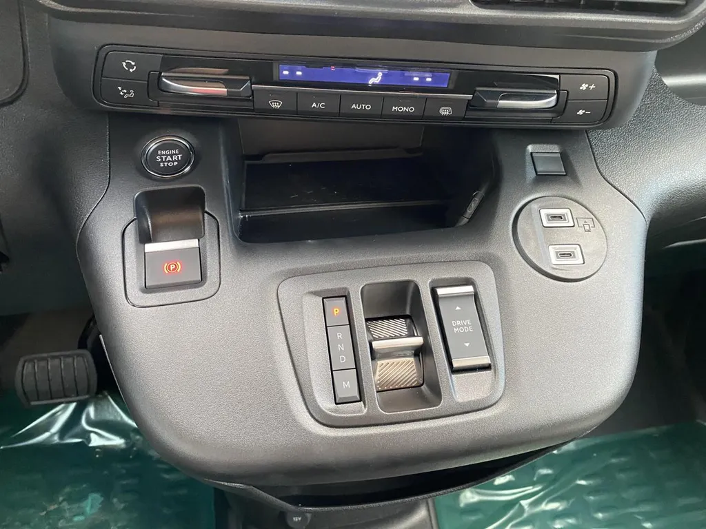 Achat Peugeot Partner occasion La Frénaye : utilitaire diesel boîte automatique disponible proche du Havre (76)