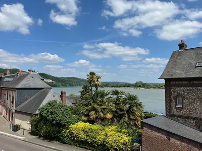 A vendre : bâtiment à rénover à Vilequier, sur l'axe Caudebec en Caux / Notre Dame de Gravenchon