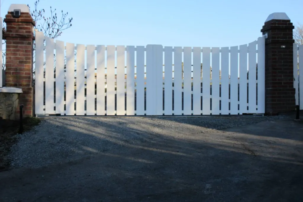 Pose portail PVC pour maison individuelle proche Bois Guillaume 76