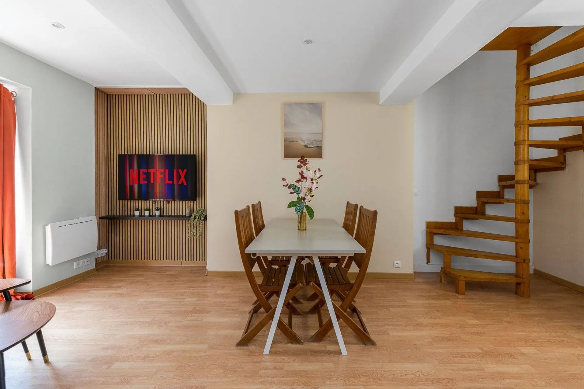 Appartement situé au 2ème étage, meublé de 64.43m² en Duplex en centre ville de Dieppe, Normandie, 76.