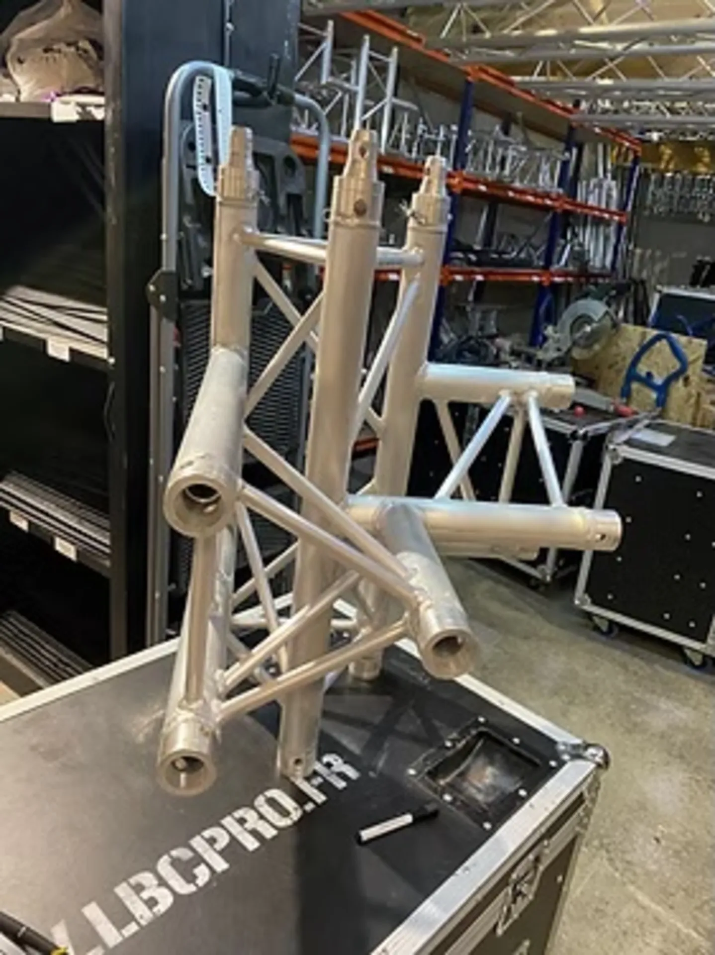 STRUCTURE TRIO 4 DEPARTS 290