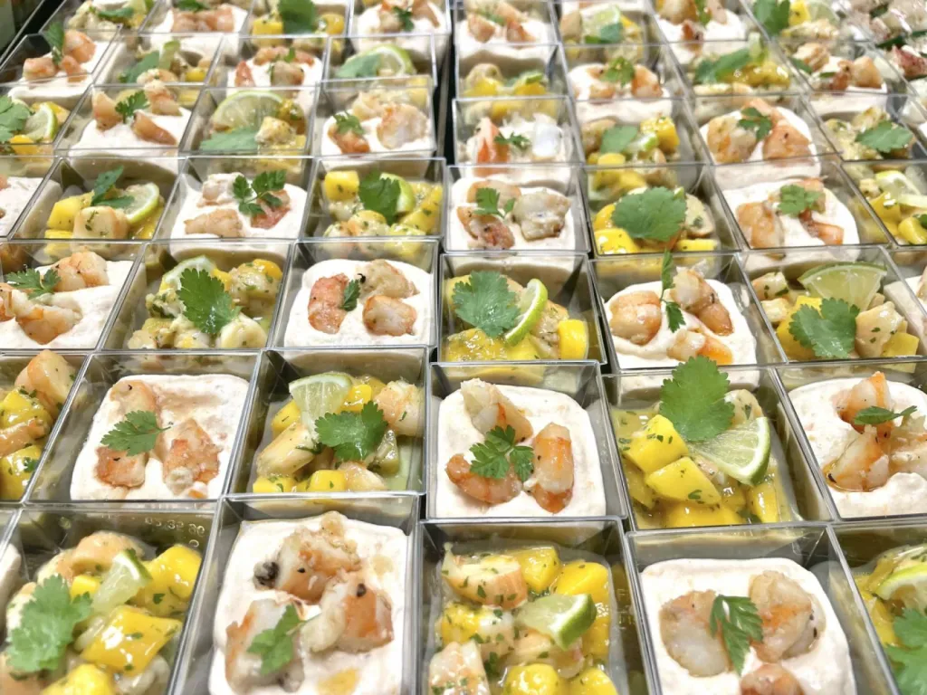 Traiteur pour anniversaire Fécamp : Réalisation d'amuses bouches salés raffinés pour cet événement thème disco