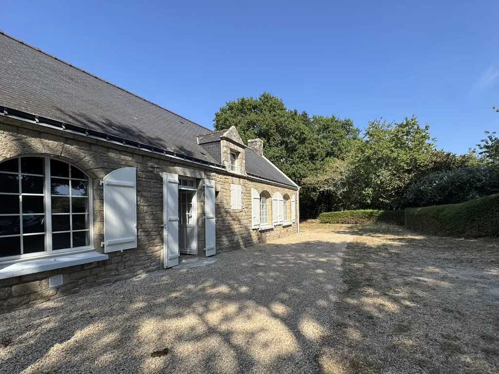 3145 - Longère de plain-pied au calme - 1.290 €