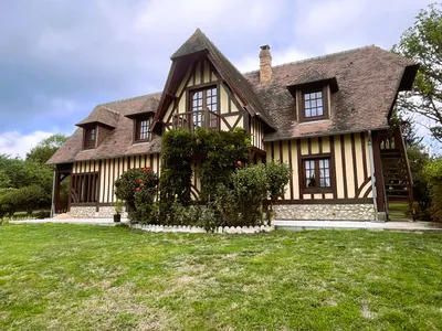 PROPRIÉTÉ NORMANDE – VUE EXCEPTIONNELLE – 4 HECTARES – CALME ABSOLU
