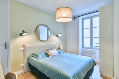 Peinture pour délimiter une tête de lit à Bordeaux Centre