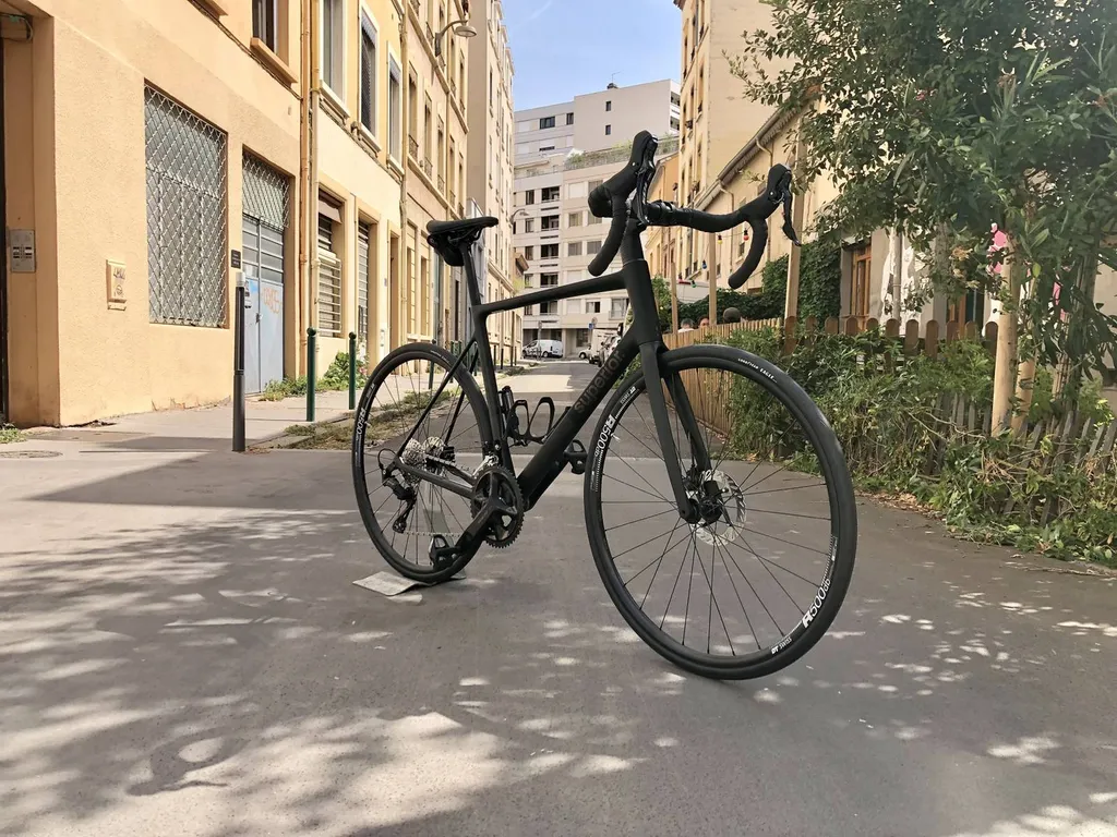 Location route en carbone à Lyon