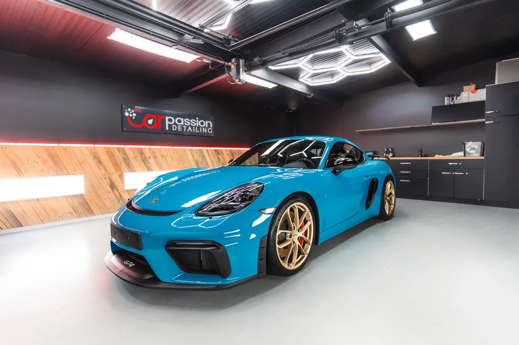 PORSCHE 718 GT4 AVEC UN FILM DE PROTECTION