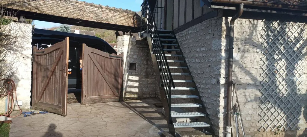 Escalier extérieur métallique sur mesure à Vernon (27) – Fabrication et pose