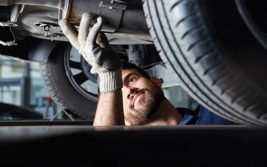 Choisir un garage expert pour votre entretien auto et pneus à Arles