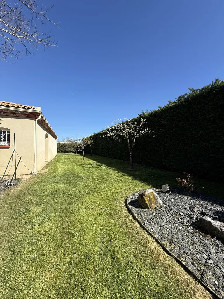 Remise en état complète de jardin à Muret près de Toulouse : entretien espaces verts, taille de haies, tonte, désherbage et élagage professionnel