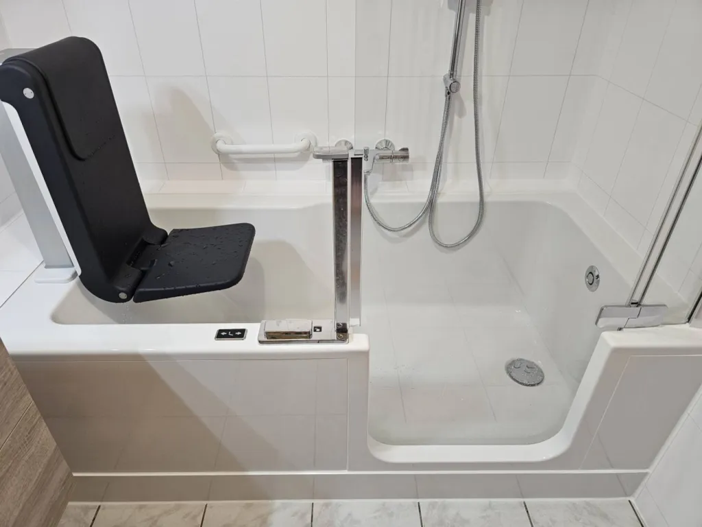 Remplacement de Baignoire par Douche pour personne âgée à Castelnaudary dans l'Aude (11) Occitanie