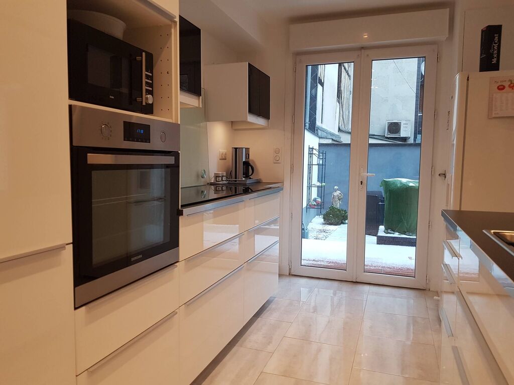 A découvrir maison entièrement rénovée centre ville 14100 LISIEUX