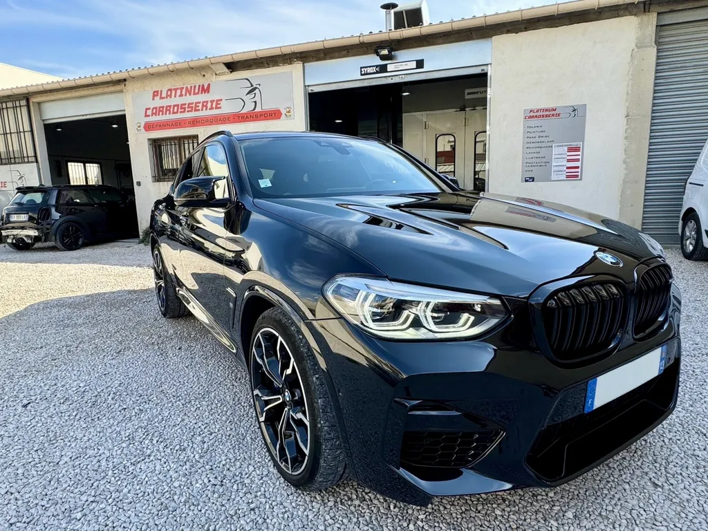 BMW X4 M réparée après un choc avant dans notre atelier de carrosserie à Carnoux proche de Marseille