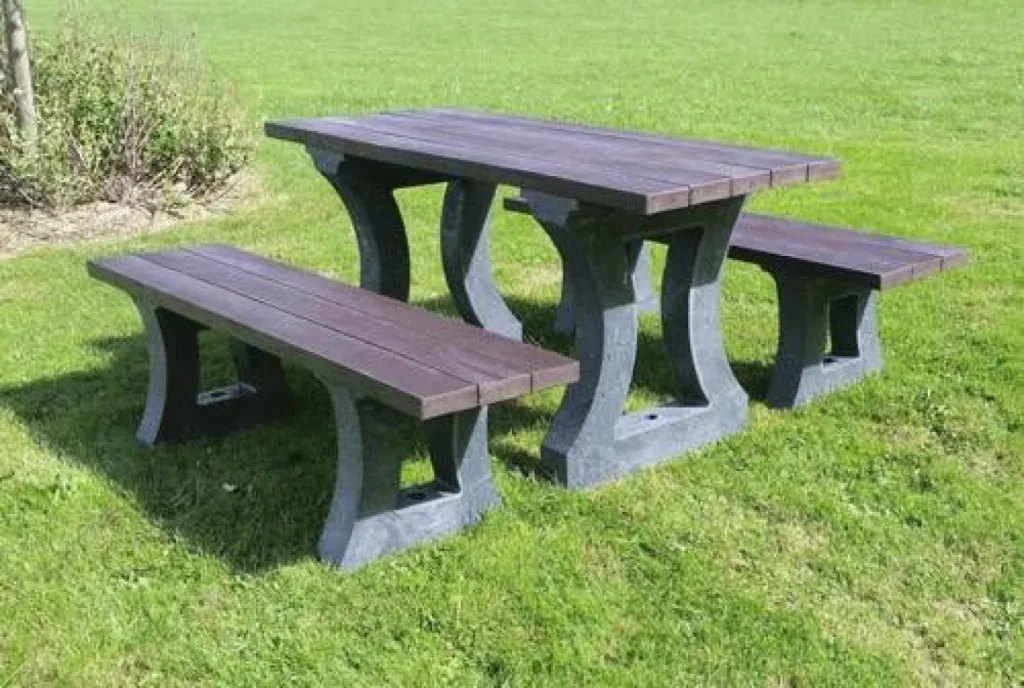 Table de pique-nique plastique recyclé à Villeurbane