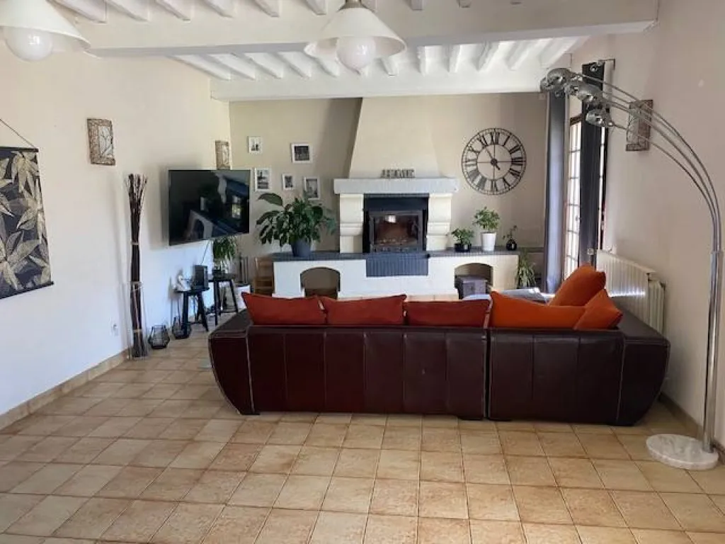 A vendre longère de 183 m² habitable édifiée sur un terrain de 800 m² sur la commune de ST PIERRE LES ELBEUF