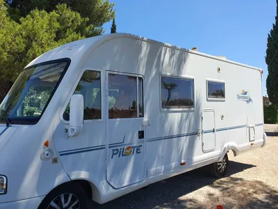 VENDU CAMPING CAR PILOTE REFERENCE G680