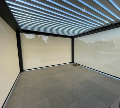 Dans le Territoire de Belfort 90000, SB CONCEPT installe votre pergola bioclimatique aluminium attenante avec lames orientables à 130° et éclairage LED intégré