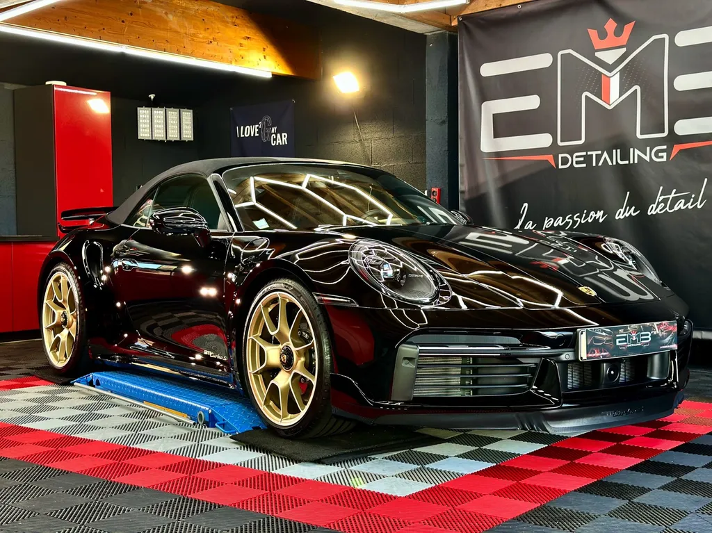 protection PPF automobile Lyon traitement céramique carosserie Porsche 992 Turbo S cabriolet 