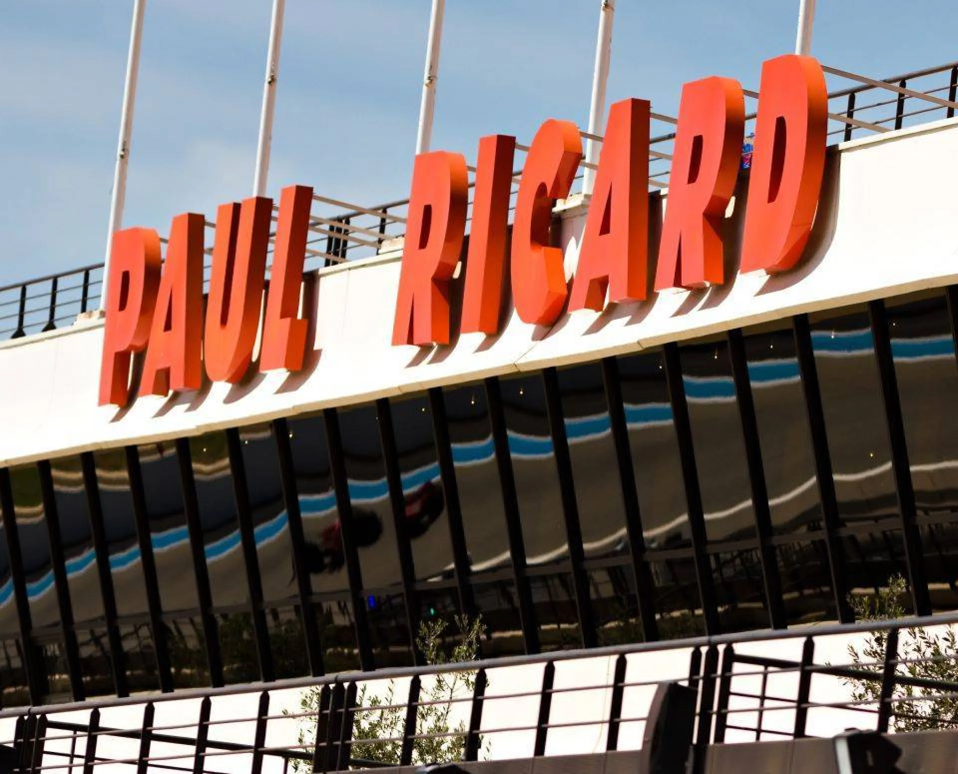 Taxi Gare Aix TGV pour circuit Paul Ricard Le Castellet